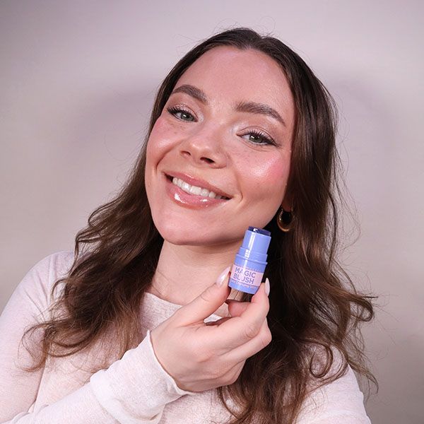Magic Blush Color Changing Stick från Makeup Mekka – bild 2
