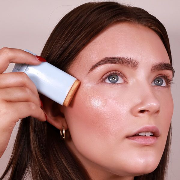 Dewy Dream Face & Body Highlighter från Makeup Mekka – bild 2