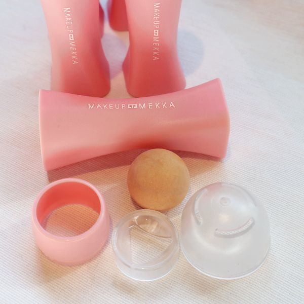 Oil Absorbing Volcanic Roller från Makeup Mekka – bild 4