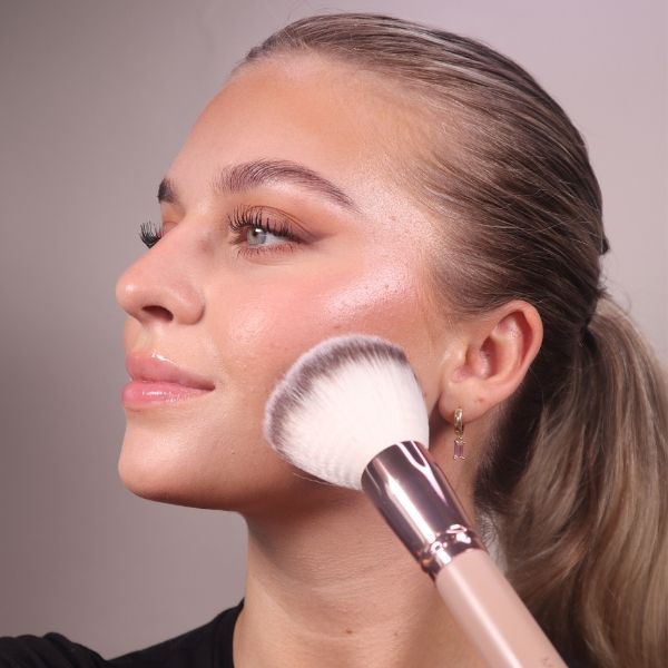 302 Large Powder Brush från Makeup Mekka – bild 2