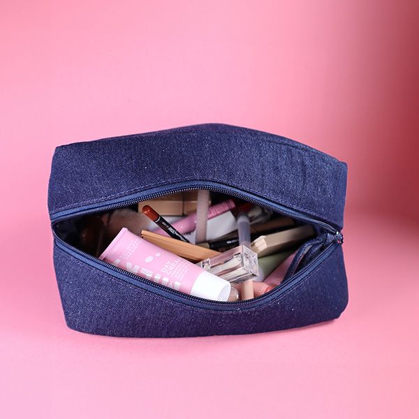Denim Makeup Bag från Makeup Mekka – bild 2