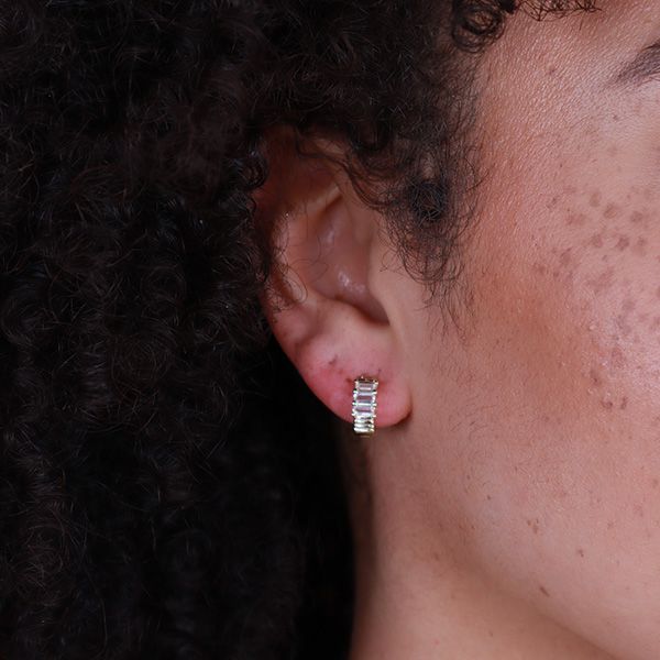 Sparkle Trio Huggie Hoops från Makeup Mekka – bild 3
