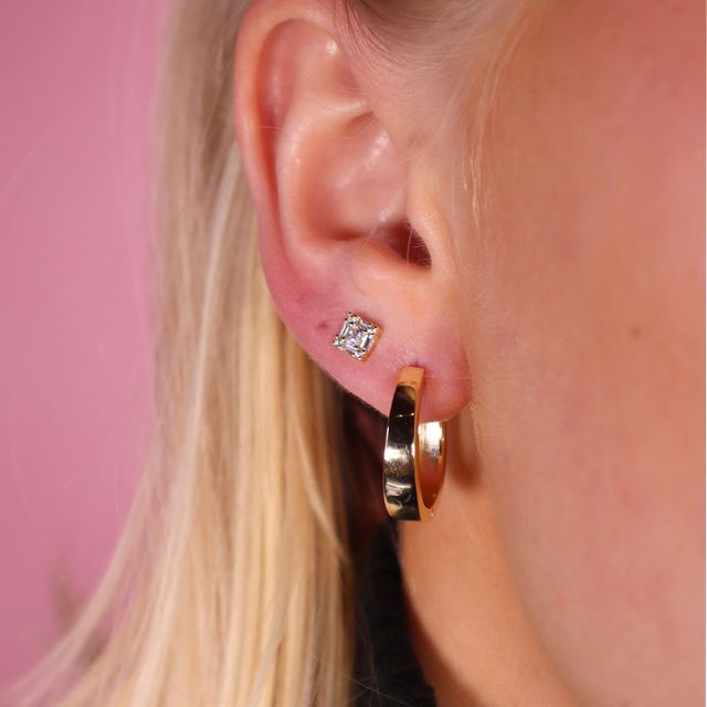 Squared Stud Earrings från Makeup Mekka – bild 3