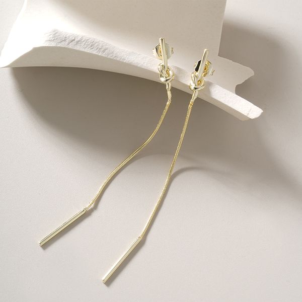 Golden Line Earrings från Makeup Mekka – bild 2
