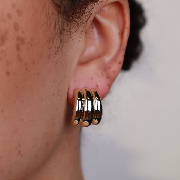 Bold Curve Earrings från Makeup Mekka – bild 4