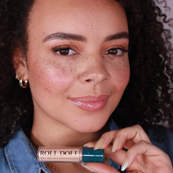 Roll Doll Highlighter Powder från Makeup Mekka – bild 3